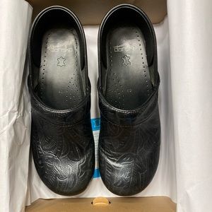 Dansko professional black tooled clog size 40